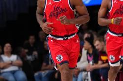 爱游戏体育下载-快船力克马刺：伦纳德全场发挥绝佳的简单介绍