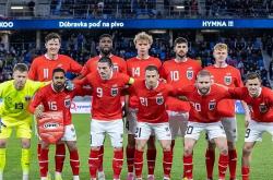 爱游戏官方入口-欧洲杯预选赛强队集合，谁能称霸？