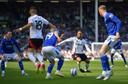 爱游戏-富勒姆客场击败埃弗顿，取得重要三分