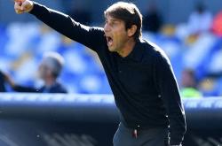 爱游戏入口-卡利亚里后卫关键封堵，助球队保住胜利的简单介绍