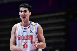 爱游戏官网入口-强队刚强下滑，排名急速下滑引关注