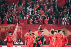 爱游戏中国官网-强劲的进攻压倒对手，球队大胜一场