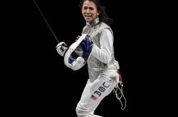 爱游戏体育链接-俄罗斯击剑选手实现翻盘，喜获冠军