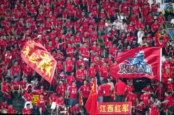 爱游戏体育平台-红蓝对决，双方胜负难定的体育对决的简单介绍