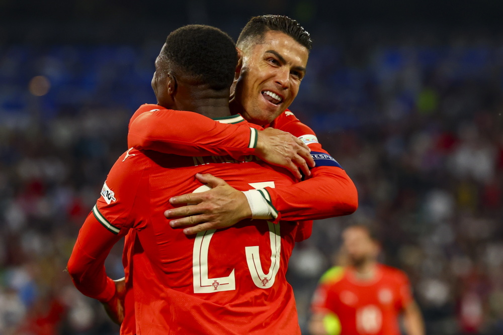 葡萄牙足球队力挫荷兰,晋级决赛(葡萄牙足球队力挫荷兰,晋级决赛了吗) 葡萄牙足球队力挫荷兰,晋级决赛(葡萄牙足球队力挫荷兰,晋级决赛了吗)