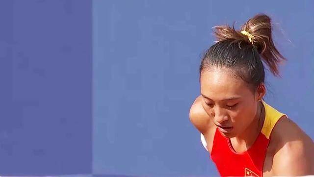 阿维斯挺胸逆袭，继续领先优势