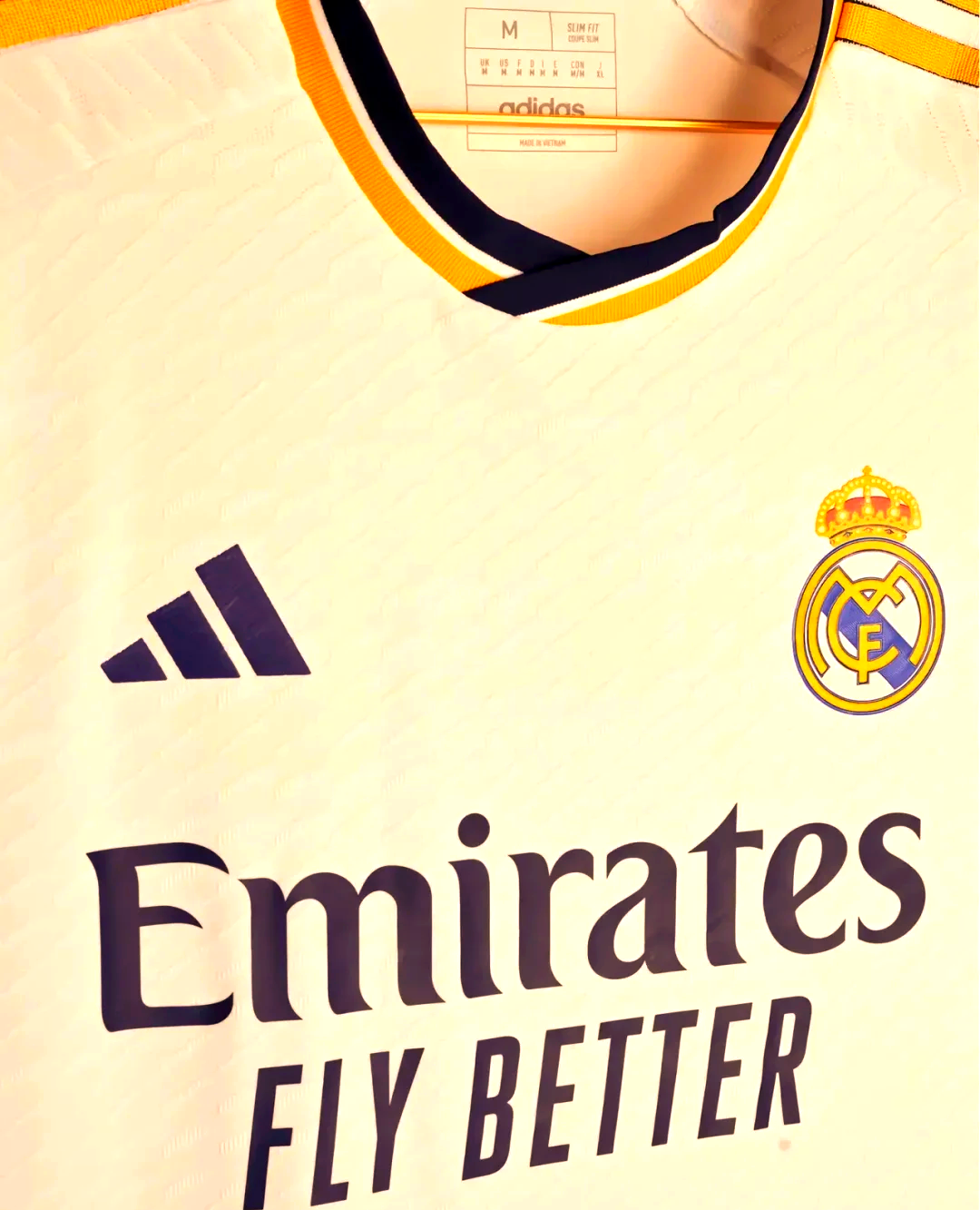 关于皇家马德里俱乐部宣布新赛季球衣设计方案的信息