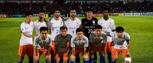 包含西悉尼流浪者冲击季军，年轻球员表现亮眼的词条