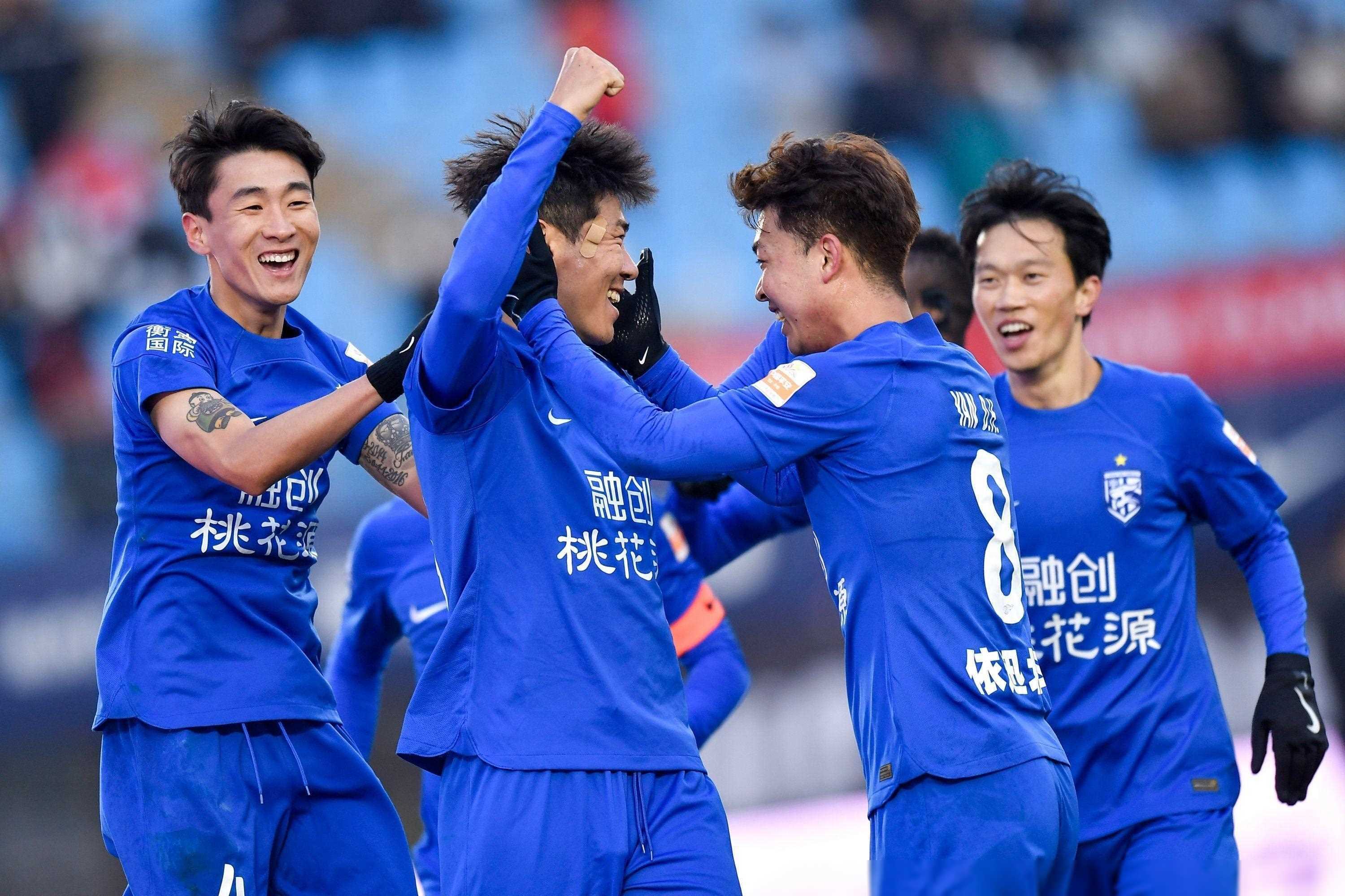 关于武汉三镇爆发神级表现，中超被彻底压制，封盖的信息