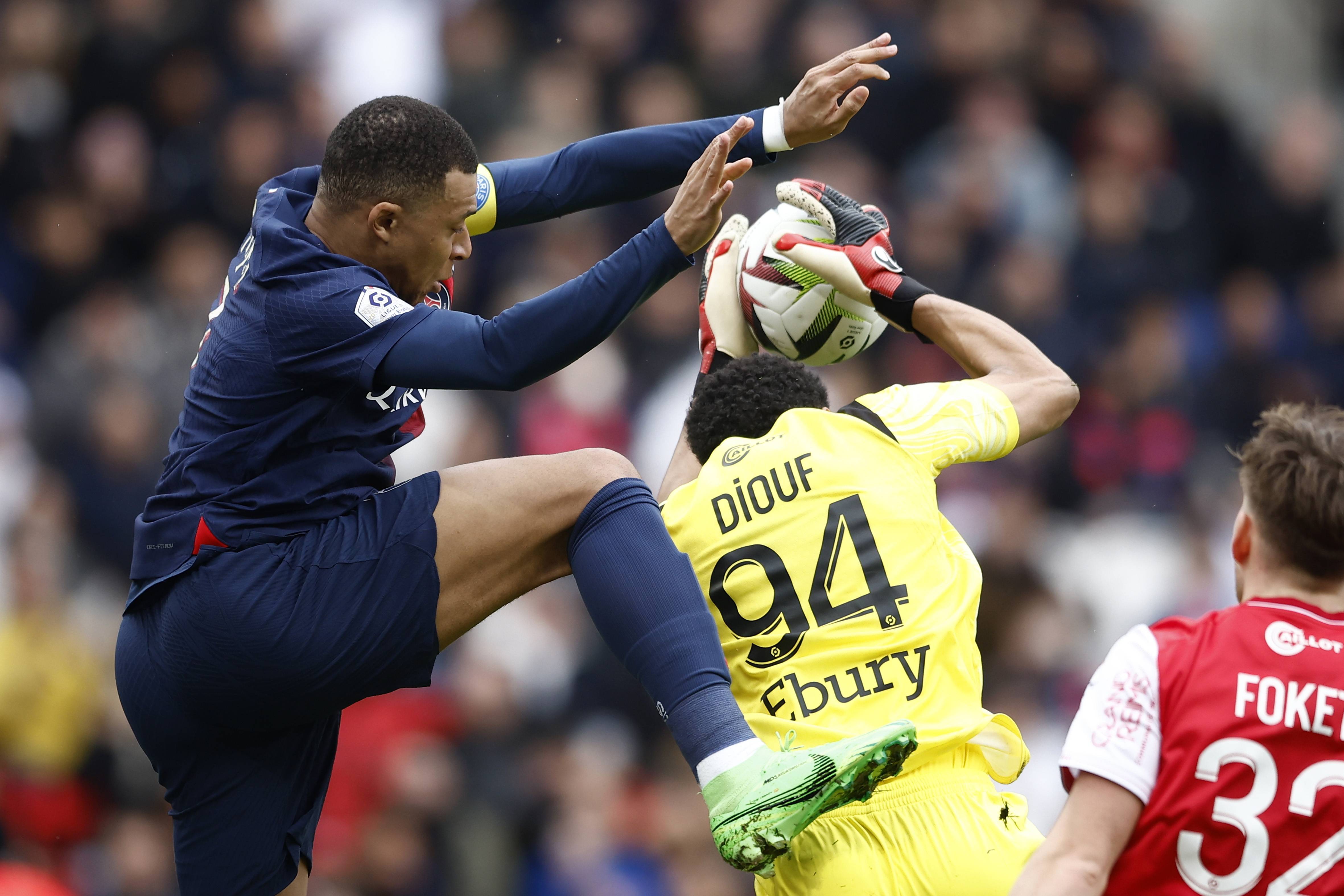 法甲联赛：巴黎圣日耳曼狂胜