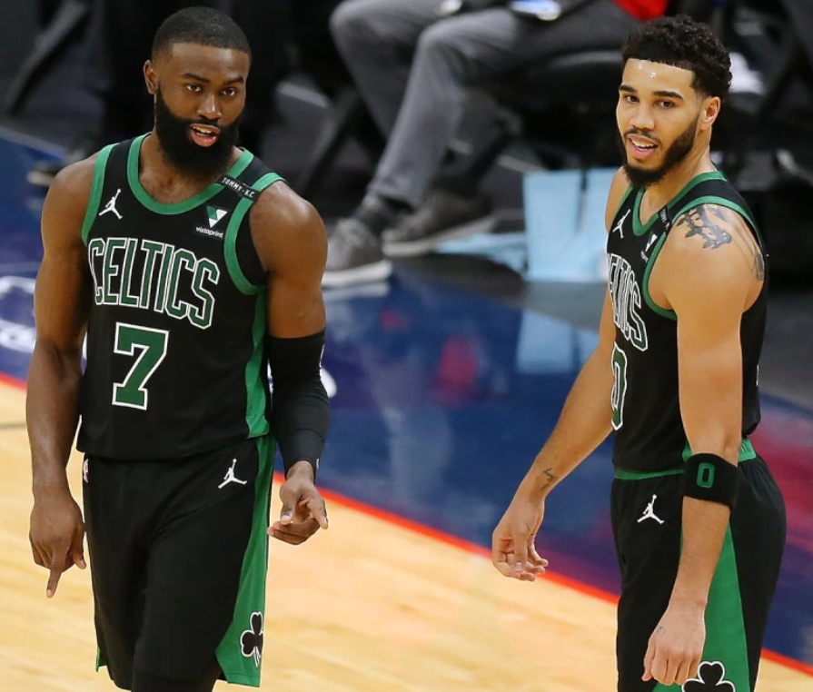 包含德国队以悬殊比分战胜奥地利，领先小组积分的词条