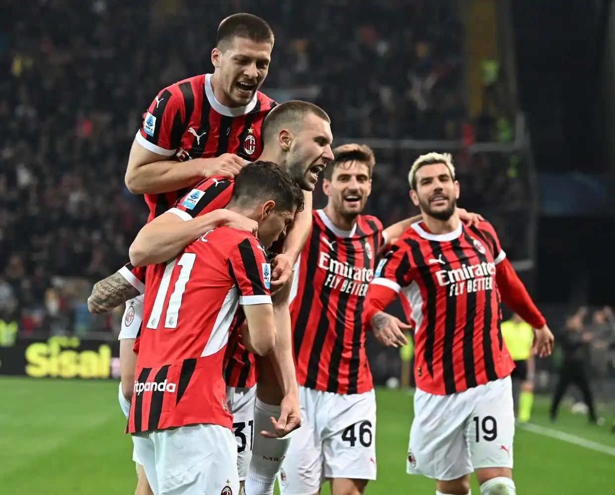 包含乌迪内斯主场失利，陷入保级泥潭的词条