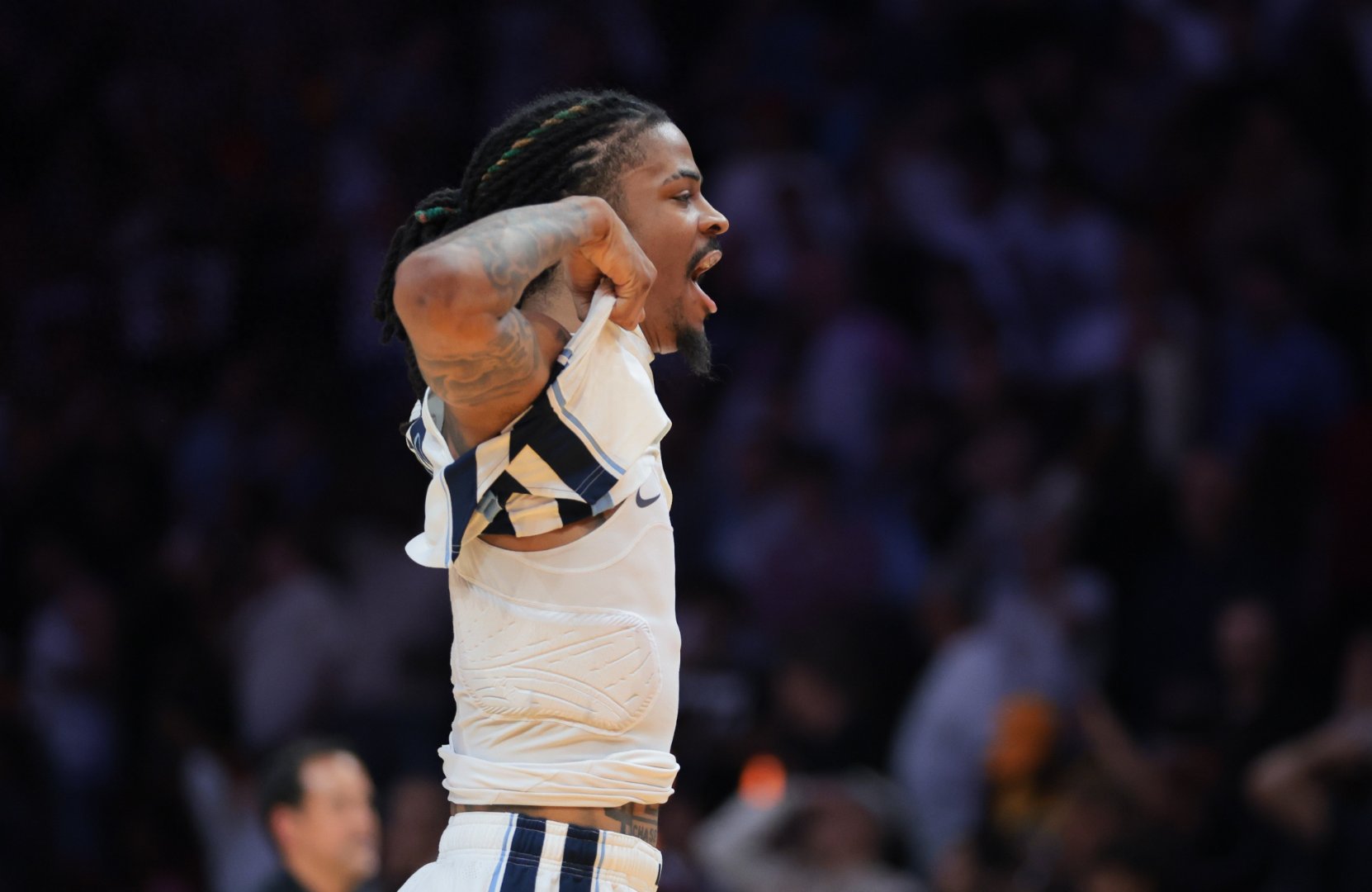 黄蜂绝杀战胜灰熊，前所未有的惊险