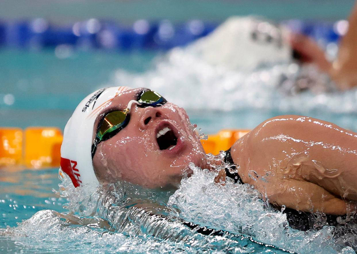 游泳决赛中,选手发挥出色夺得第一!的简单介绍 游泳决赛中,选手发挥出色夺得第一!的简单介绍