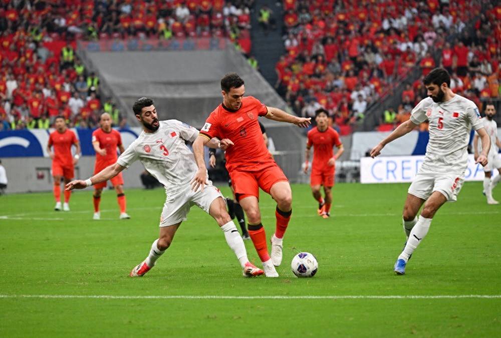 亚洲赛事引发球迷热情，场外气氛热闹非凡的简单介绍