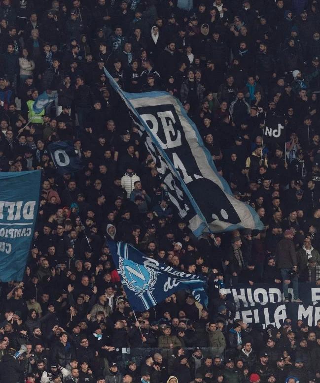 尤文图斯客场憾平那不勒斯，保持领先优势