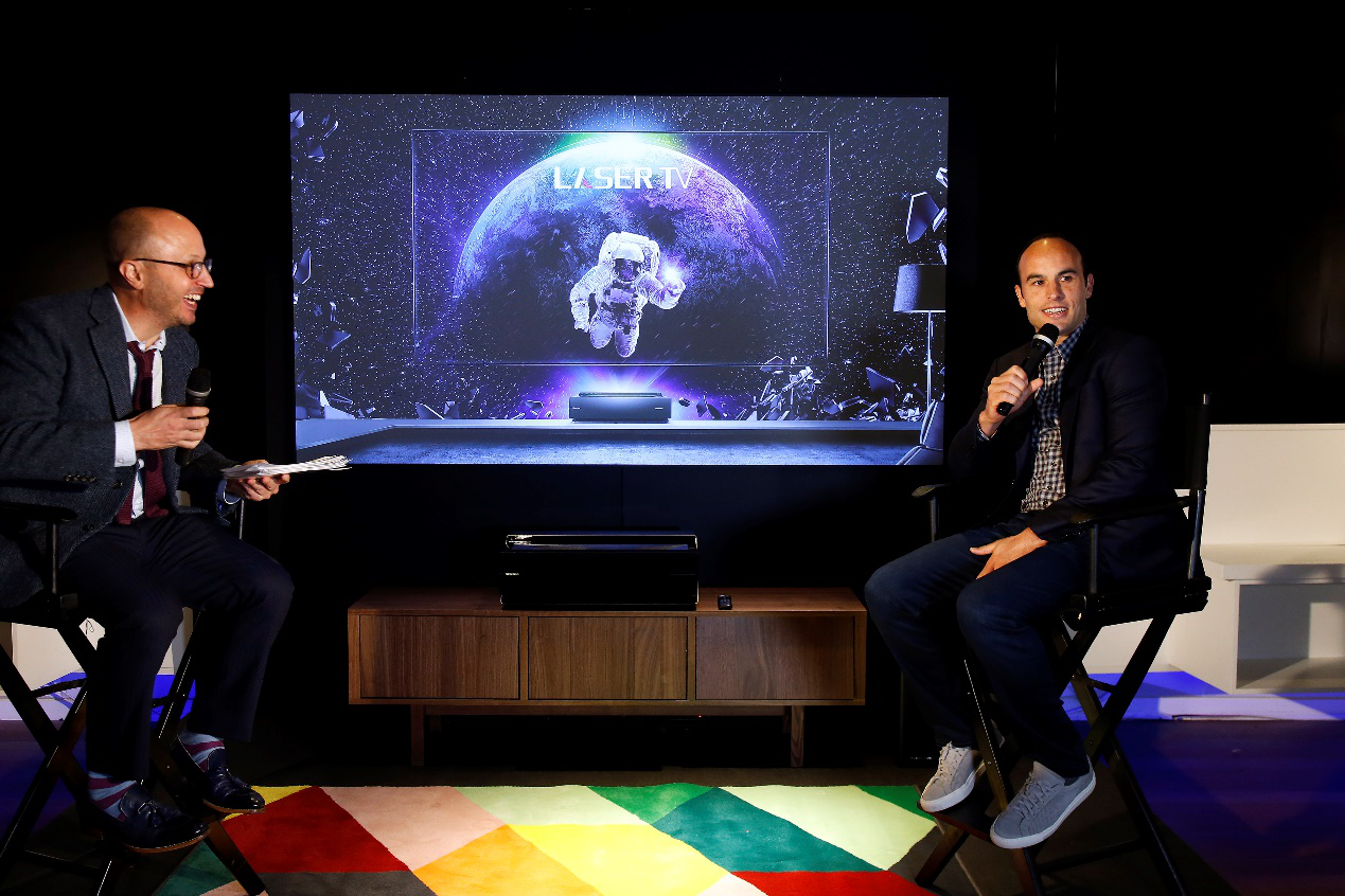 激烈竞争：世界一流运动员碰撞火花的简单介绍