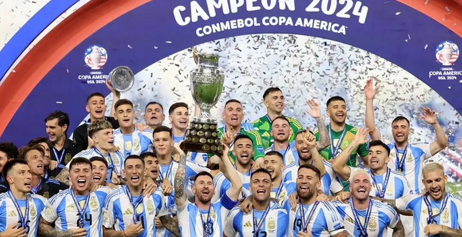 凭借出色表现,一支球队成功夺冠 凭借出色表现,一支球队成功夺冠