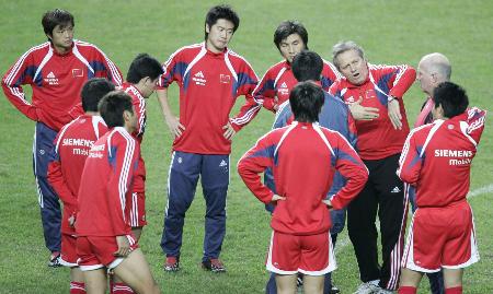 敖林斯战斯图加特，新晋强队备战关键之战的简单介绍