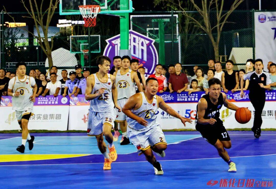 包含篮球爱好者热情参与粉丝互动活动，扩大影响力的词条