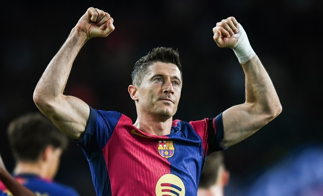 包含巴萨客场胜利，小组领先优势稳步扩大的词条