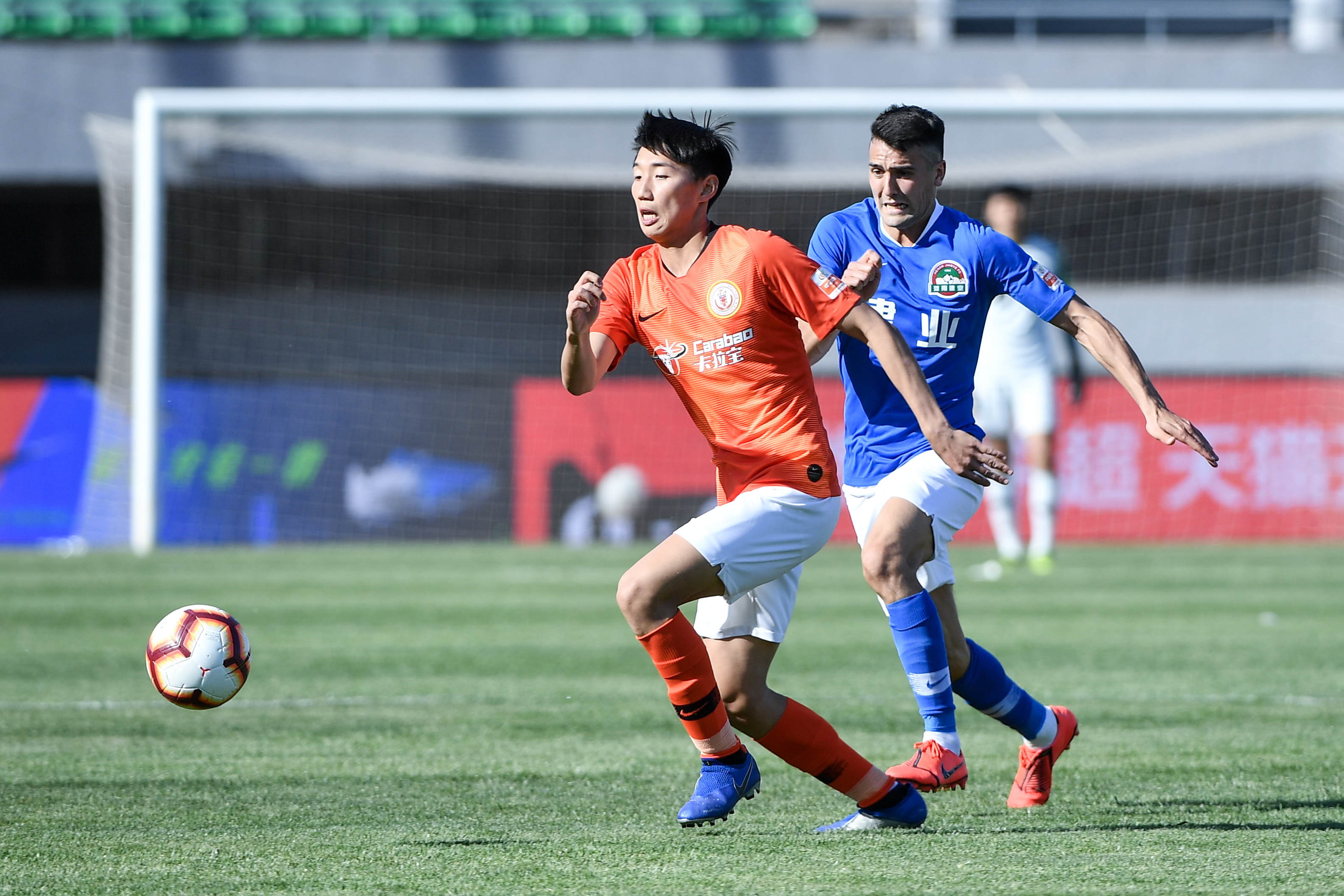 关于北京人和对抗河南建业，力求保持表现的信息